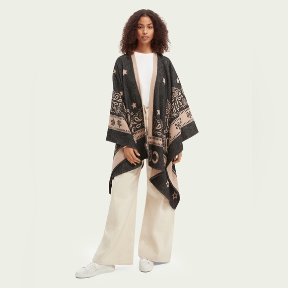 Elvis Poncho - Picture 7 of 8